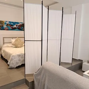 precioso-y-moderno-apartamento-de-playa.1costadelsol.com/